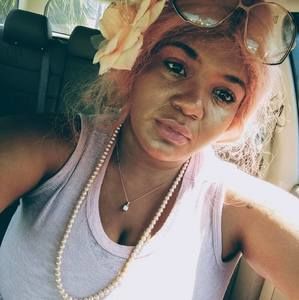 Meet your Posher, Christal